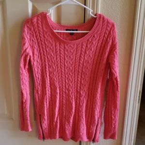 American Eagle pink sweater XS, never worn